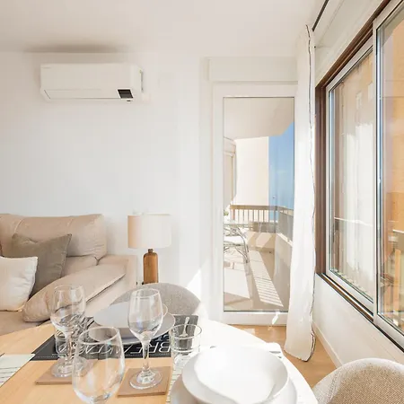 C36 Elegant 2 Bdr Amazing Views Apartment *